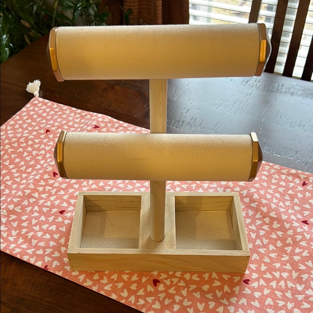 Elegant Cream Jewelry Stand